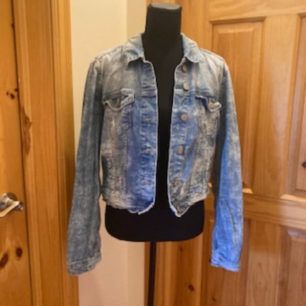 Zara Basic Denim Distressed Jean Jacket